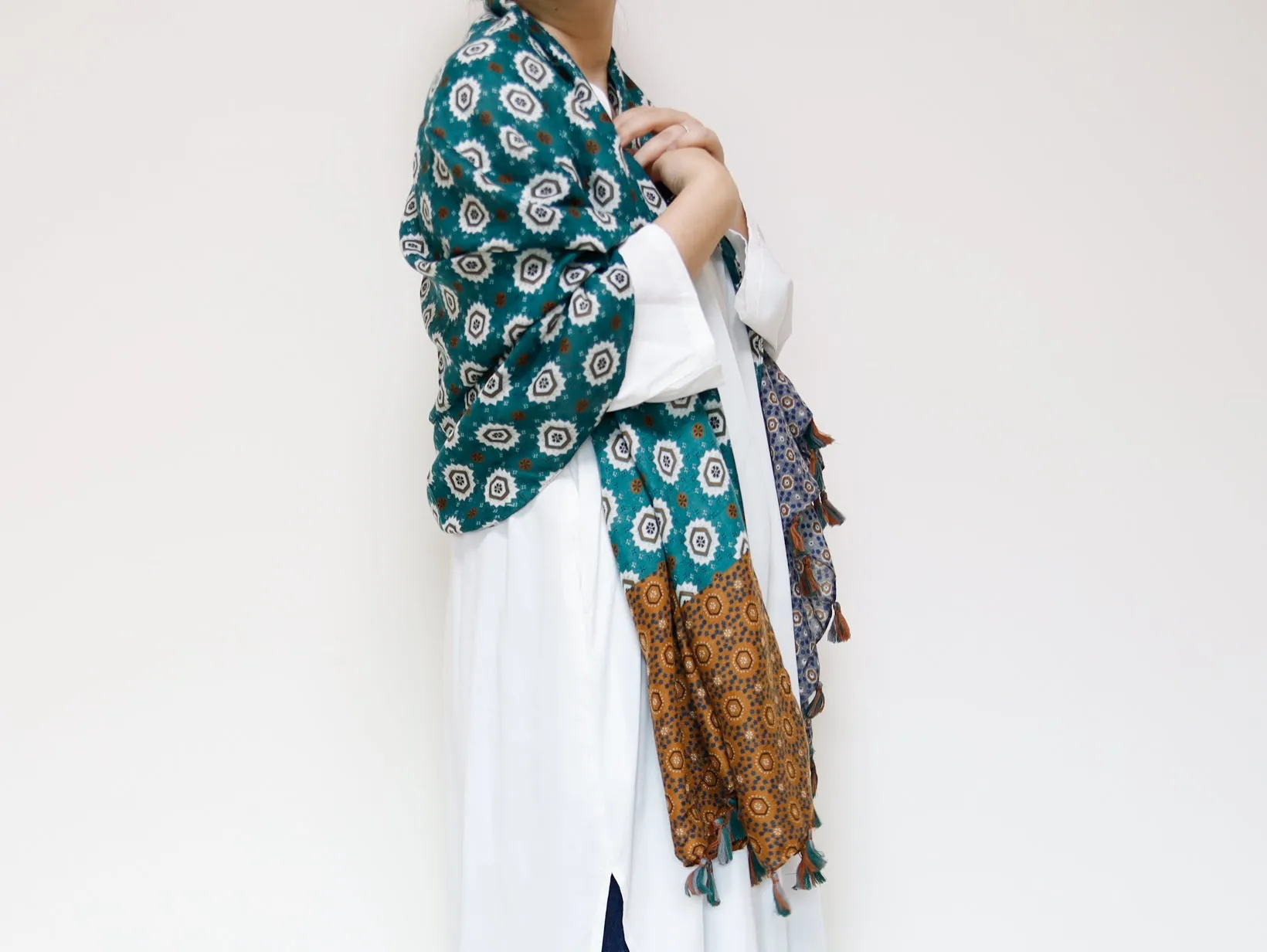 <A12G>  PRINTED  Scarf GREEN